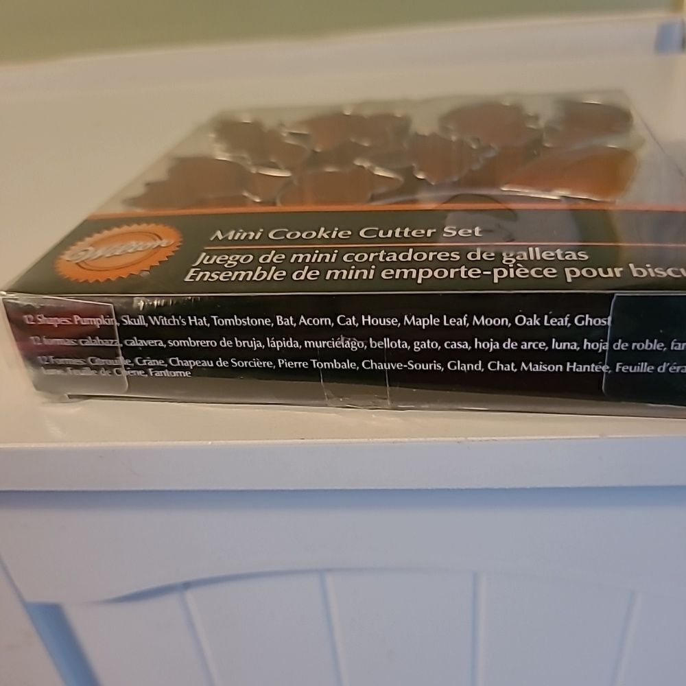 Wilton Mini Cookie Cutter Set - Picture 4 of 7